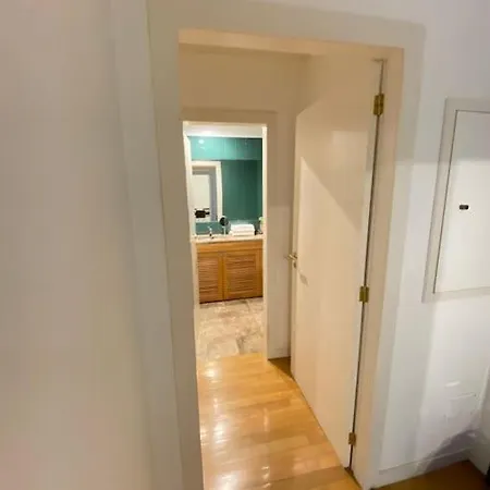 Apartment Swimming Pool With Private Garage *