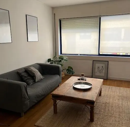 Swimming Pool With Private Garage Oporto